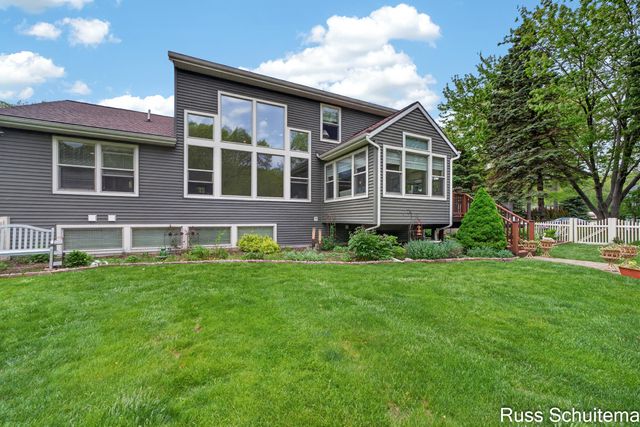 3924 Harbor Breeze Drive, Norton Shores City, MI 49441