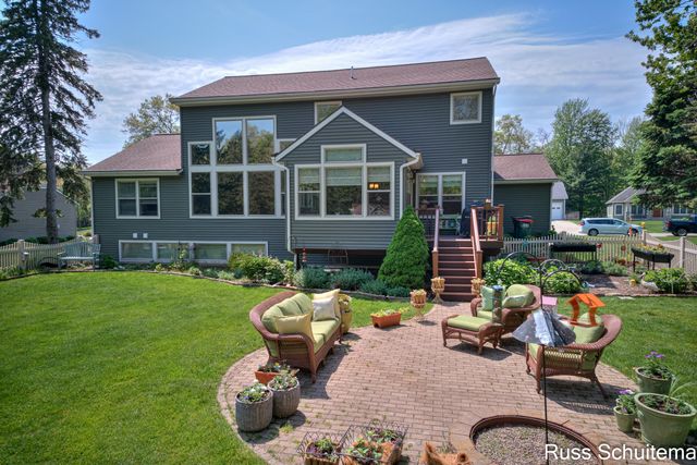 3924 Harbor Breeze Drive, Norton Shores City, MI 49441