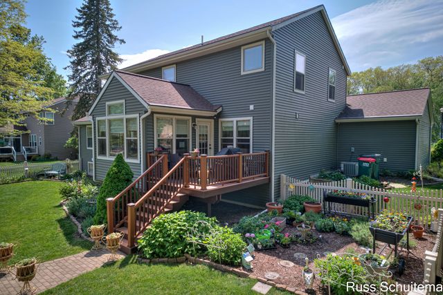 3924 Harbor Breeze Drive, Norton Shores City, MI 49441