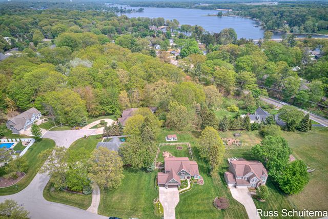 3924 Harbor Breeze Drive, Norton Shores City, MI 49441