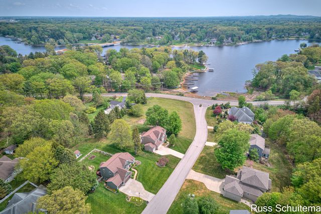 3924 Harbor Breeze Drive, Norton Shores City, MI 49441