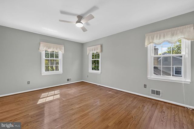 10 TREWORTHY RD, Gaithersburg, MD 20878