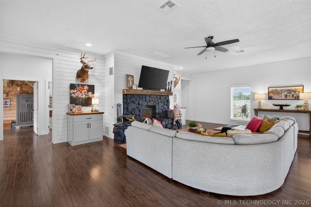 5086 N 427, Pryor, OK 74361