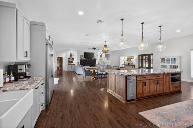 5086 N 427, Pryor, OK 74361
