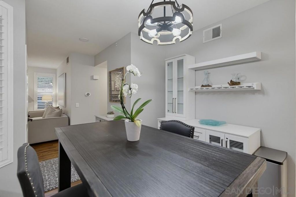 Image 12 of property listing at 18630 Caminito Cantilena 297, San Diego, CA 92128