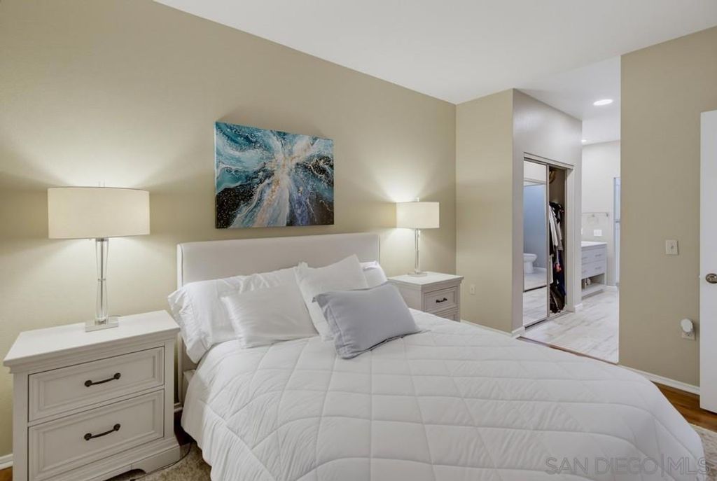 Image 15 of property listing at 18630 Caminito Cantilena 297, San Diego, CA 92128