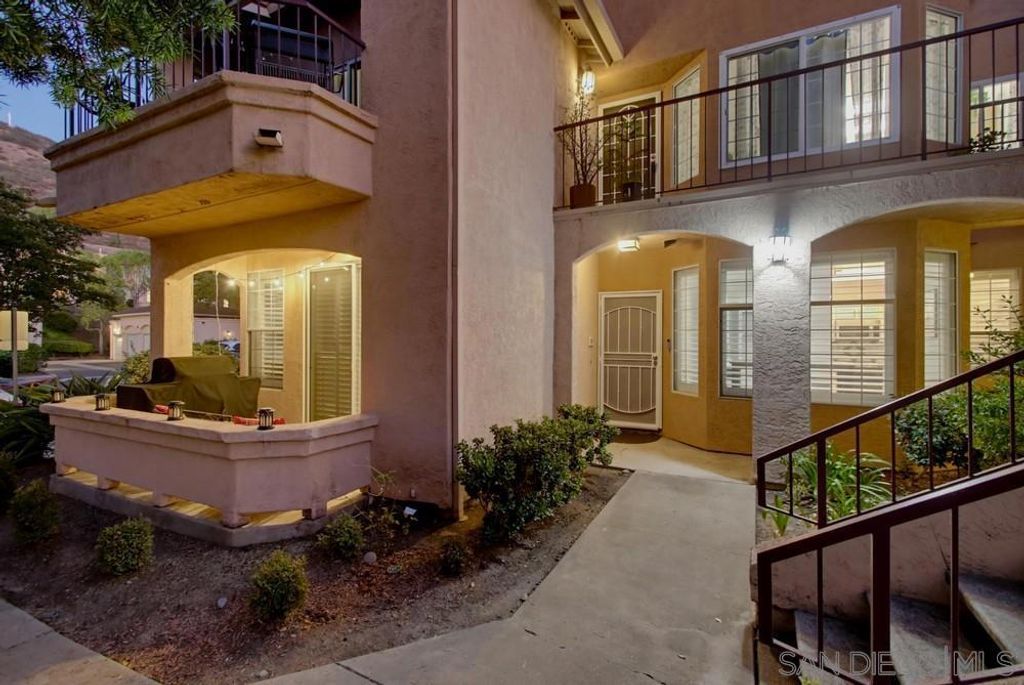 Image 2 of property listing at 18630 Caminito Cantilena 297, San Diego, CA 92128