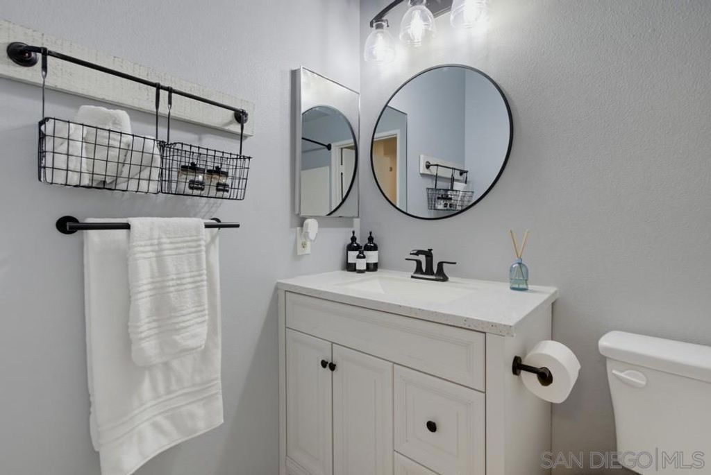 Image 23 of property listing at 18630 Caminito Cantilena 297, San Diego, CA 92128