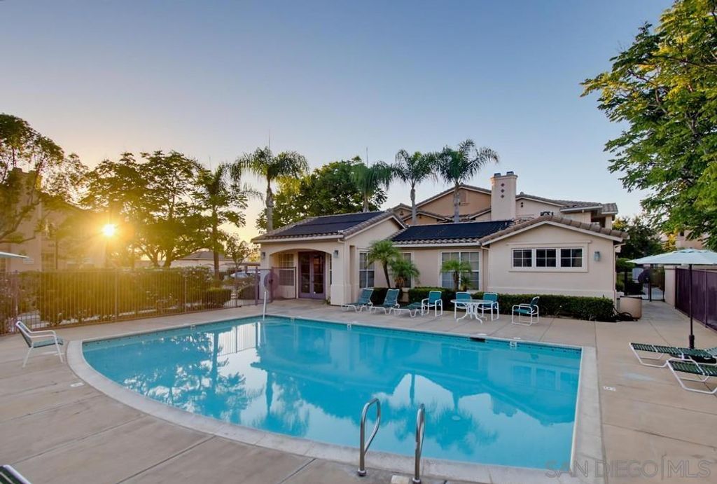 Image 28 of property listing at 18630 Caminito Cantilena 297, San Diego, CA 92128