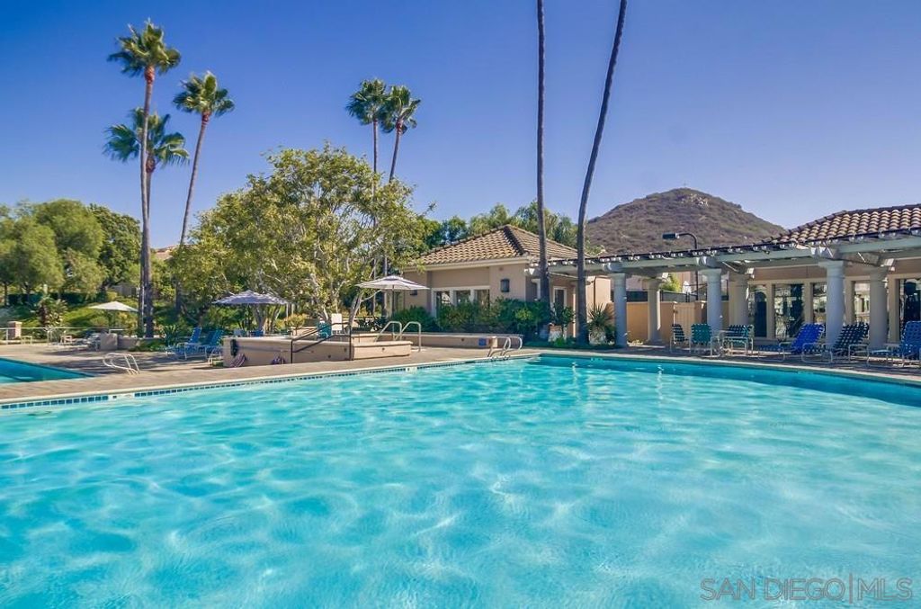Image 42 of property listing at 18630 Caminito Cantilena 297, San Diego, CA 92128