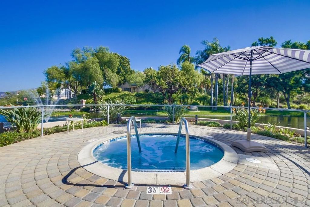 Image 44 of property listing at 18630 Caminito Cantilena 297, San Diego, CA 92128