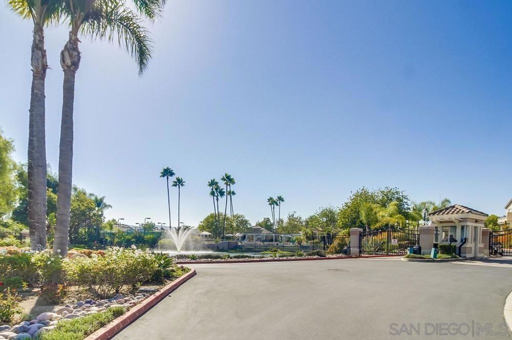 Image 50 of property listing at 18630 Caminito Cantilena 297, San Diego, CA 92128