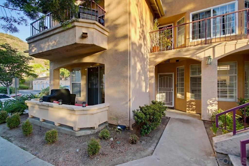 Image 54 of property listing at 18630 Caminito Cantilena 297, San Diego, CA 92128
