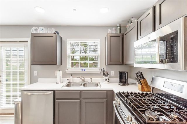 1194 Grandview Circle, Powder Springs, GA 30127