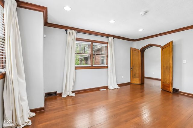 20 E Pleasant Run Parkway North Drive, Indianapolis, IN 46225