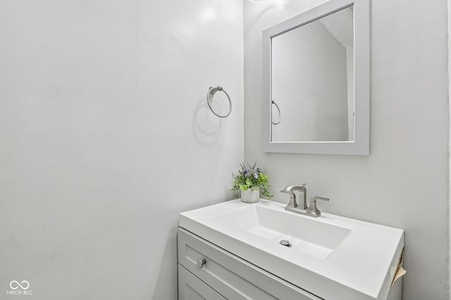 20 E Pleasant Run Parkway North Drive, Indianapolis, IN 46225