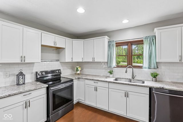 20 E Pleasant Run Parkway North Drive, Indianapolis, IN 46225