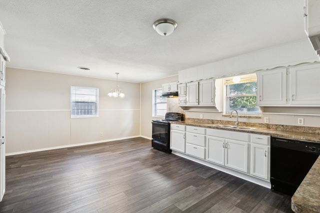 7009 Corona Drive, Haltom City, TX 76180