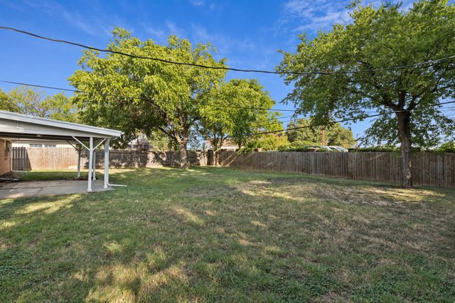 7009 Corona Drive, Haltom City, TX 76180