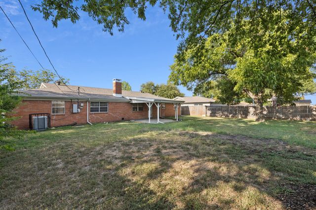 7009 Corona Drive, Haltom City, TX 76180