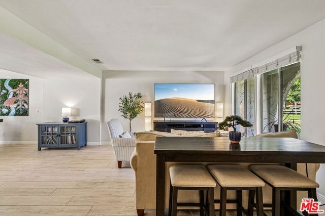 24249 La Glorita Circle, Newhall, CA 91321