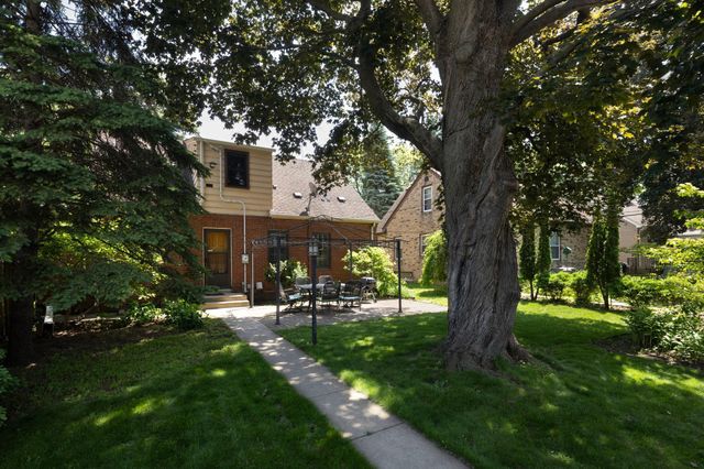 5720 11th Avenue S, Minneapolis, MN 55417