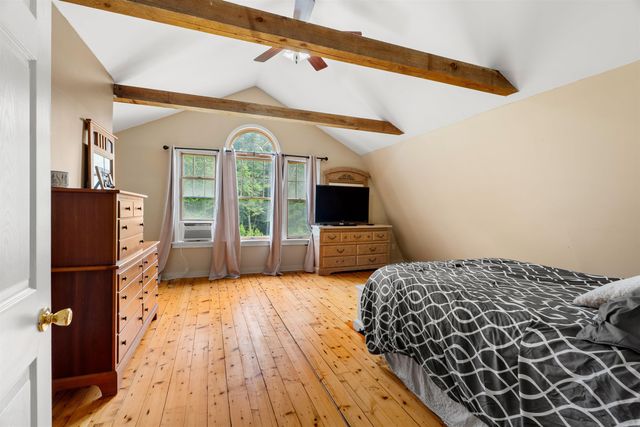 69 Mountain Road, Deerfield, NH 03037