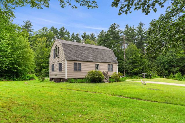 69 Mountain Road, Deerfield, NH 03037