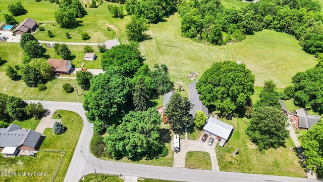 243 Kool Springs Dr, Shepherdsville, KY 40165