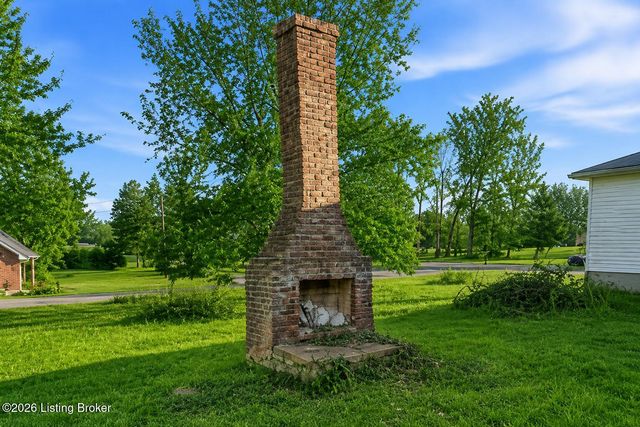 243 Kool Springs Dr, Shepherdsville, KY 40165