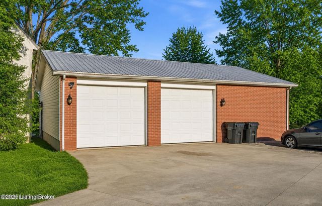 243 Kool Springs Dr, Shepherdsville, KY 40165