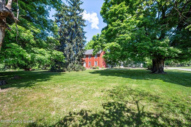 243 Kool Springs Dr, Shepherdsville, KY 40165