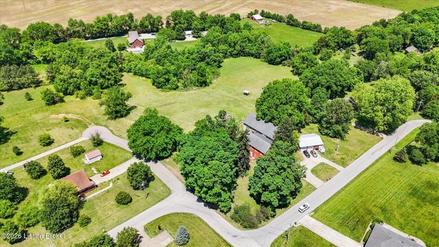 243 Kool Springs Dr, Shepherdsville, KY 40165