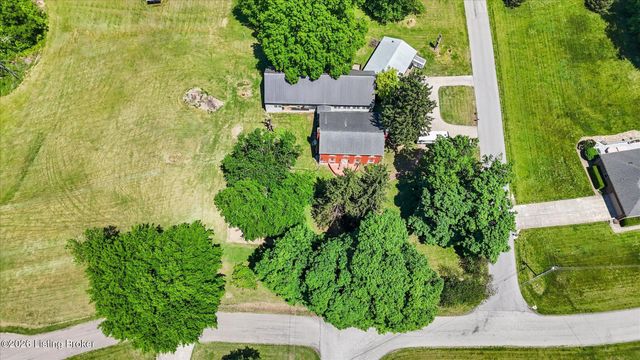 243 Kool Springs Dr, Shepherdsville, KY 40165