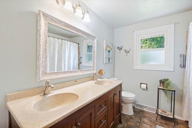 1417 LINDALE LANE, Green Bay, WI 54313