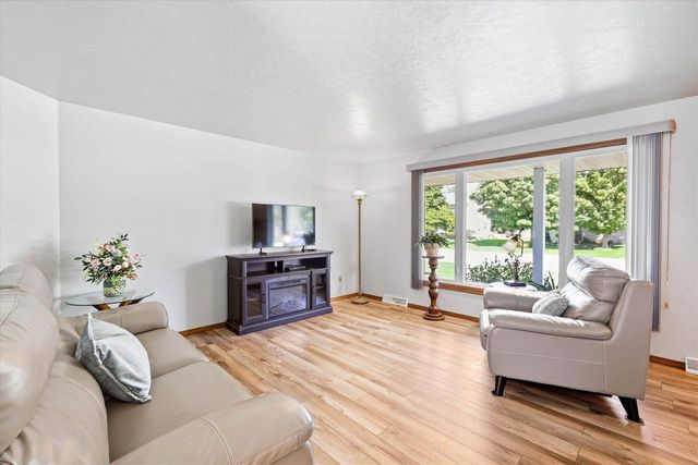 1417 LINDALE LANE, Green Bay, WI 54313