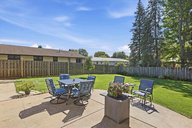 1417 LINDALE LANE, Green Bay, WI 54313