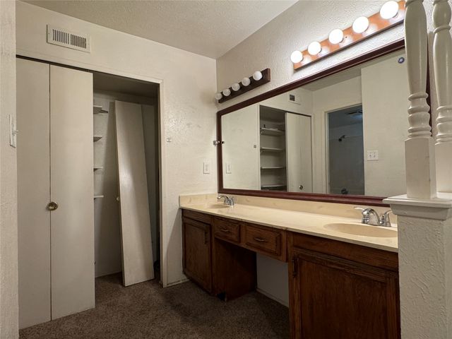 447 Pogue Street, Cedar Hill, TX 75104