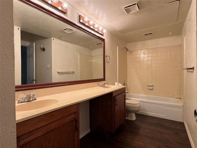 447 Pogue Street, Cedar Hill, TX 75104