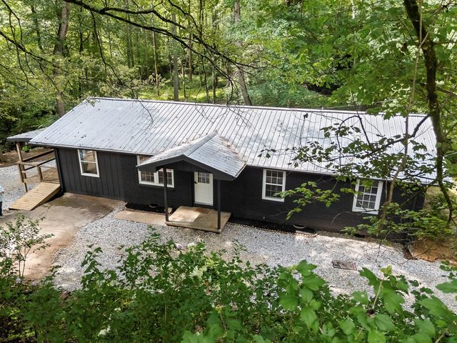 123 Quarry Road, Andrews, NC 28901