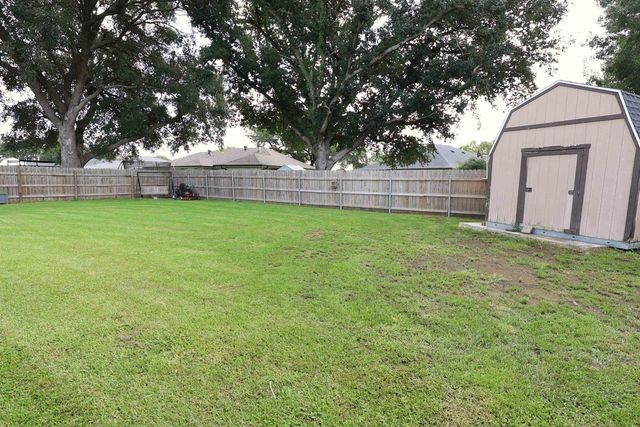 1511 Coral Dr, Houma, LA 70360