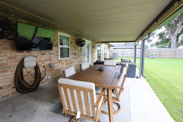 1511 Coral Dr, Houma, LA 70360