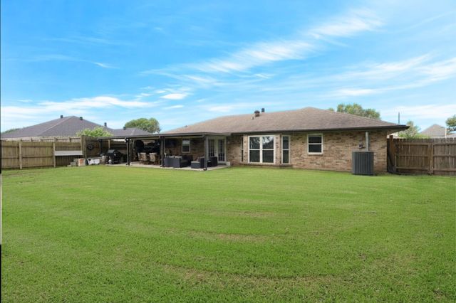 1511 Coral Dr, Houma, LA 70360