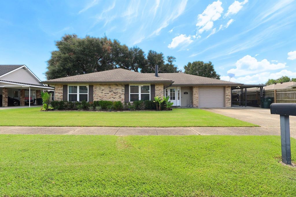 1511 Coral Dr, Houma, LA 70360