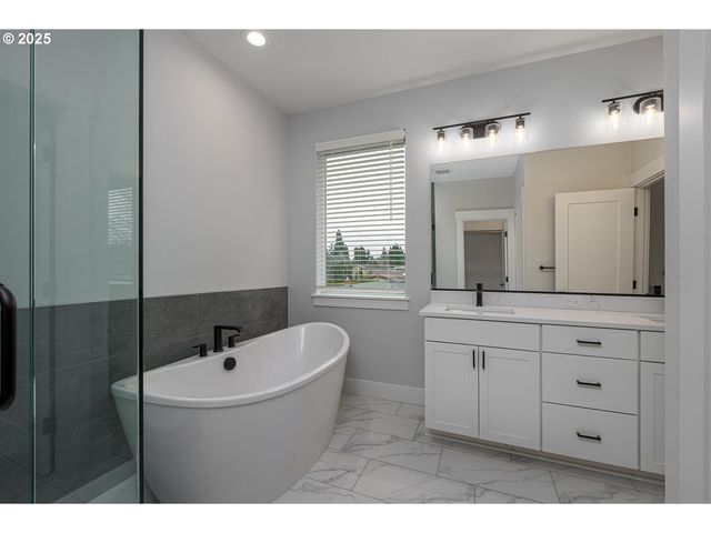 15225 Se TOWERS Ter, Milwaukie, OR 97267