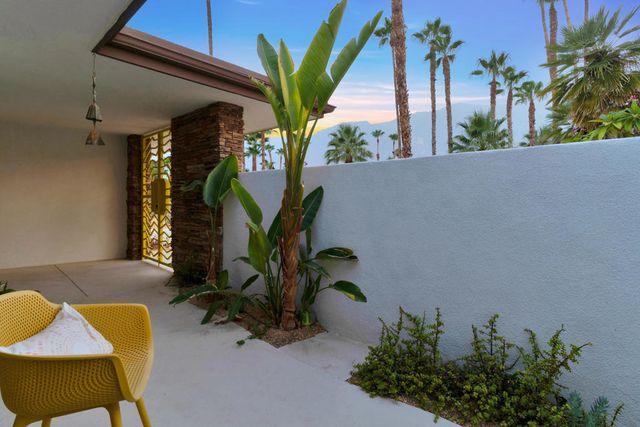 2598 S Camino Real, Palm Springs, CA 92264