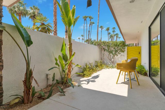 2598 S Camino Real, Palm Springs, CA 92264