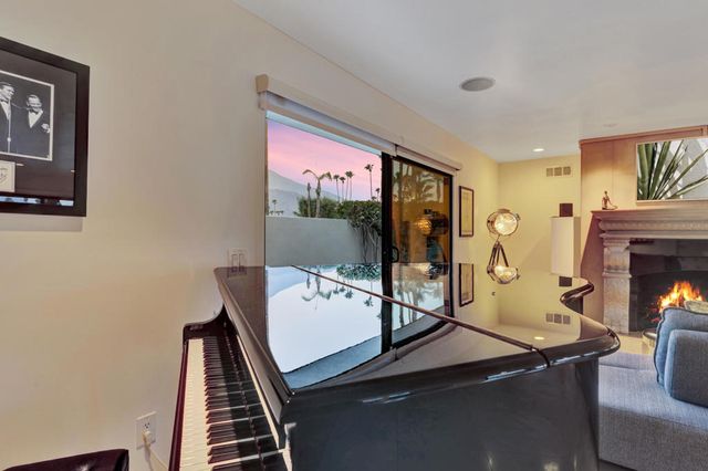 2598 S Camino Real, Palm Springs, CA 92264