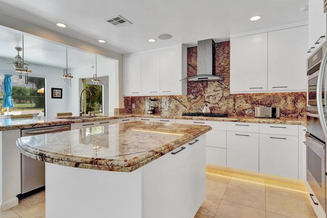 2598 S Camino Real, Palm Springs, CA 92264