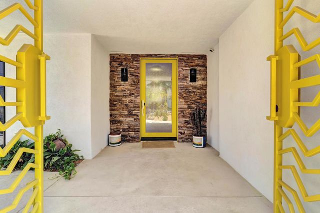 2598 S Camino Real, Palm Springs, CA 92264